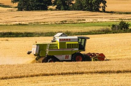 Claas trotzt Spannungen: Starke Präsenz auf Russlands Markt (Foto: AdobeStock - Ole Jukka/Wirestock Creators 545237990)